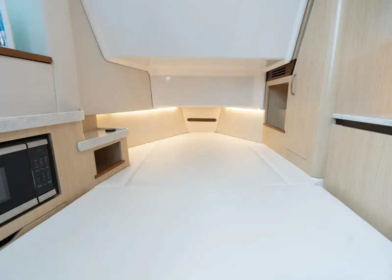 Slide: The Image of Regal 34 SAV 2026 - 5928533