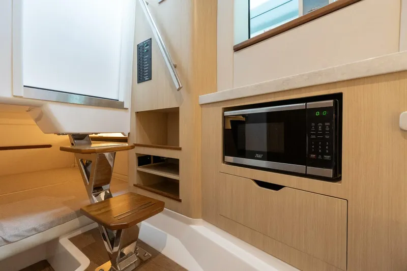 Slide: The Image of Regal 34 SAV 2026 - 5928534