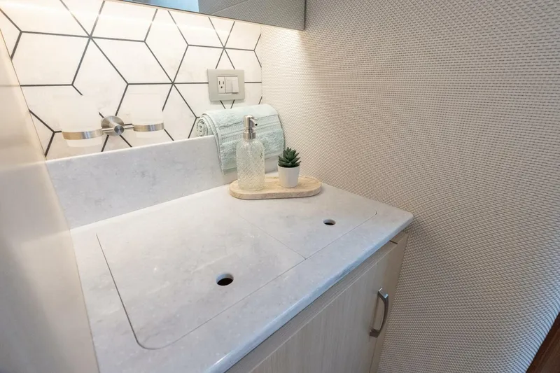 Slide: The Image of Regal 34 SAV 2026 - 5928537