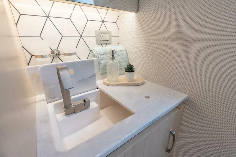 Slide: The Image of Regal 34 SAV 2026 - 5928538