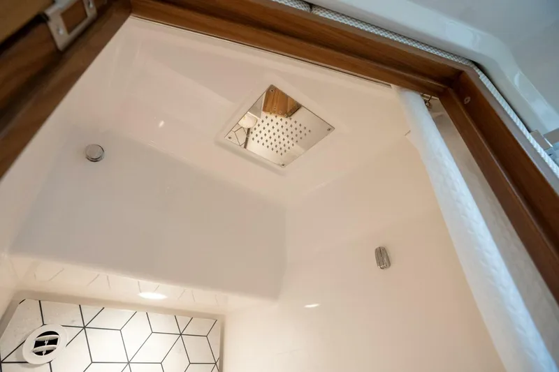 Slide: The Image of Regal 34 SAV 2026 - 5928540