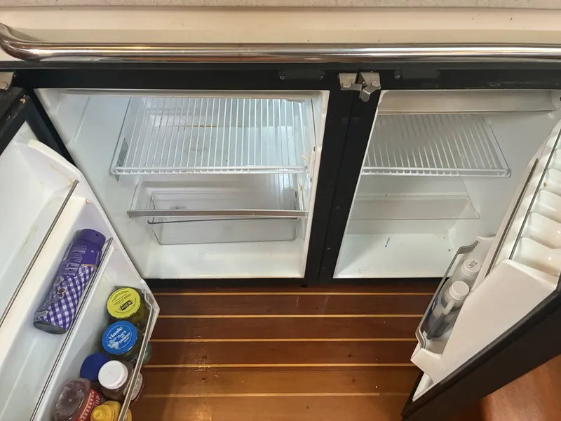 Slide: The Image of 2000 Cabo Express 45 - 6065786