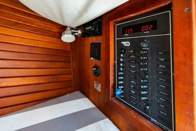 Slide: The Image of Hinckley Yachts Talaria 29 R 2004 - 7681388