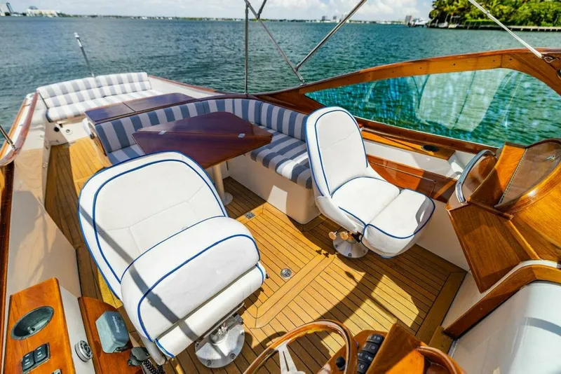 Slide: The Image of Hinckley Yachts Talaria 29 R 2004 - 7681372