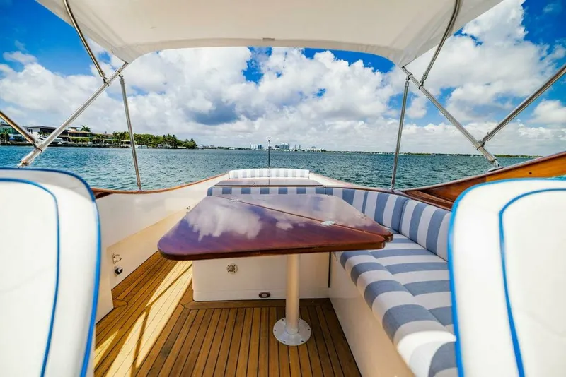 Slide: The Image of Hinckley Yachts Talaria 29 R 2004 - 7681384