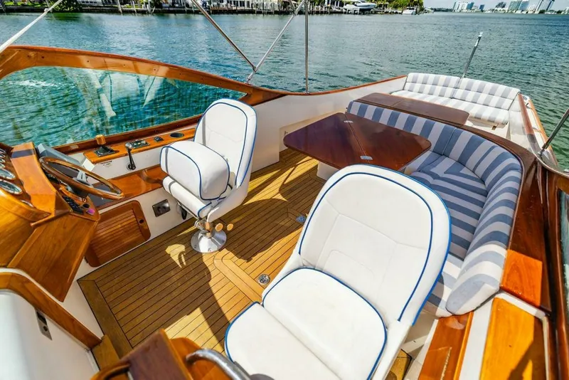 Slide: The Image of Hinckley Yachts Talaria 29 R 2004 - 7681371