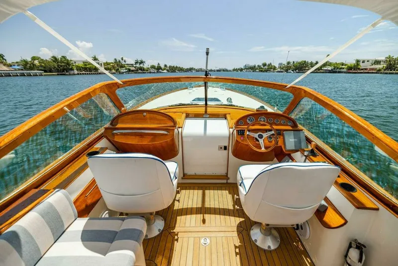 Slide: The Image of Hinckley Yachts Talaria 29 R 2004 - 7681379