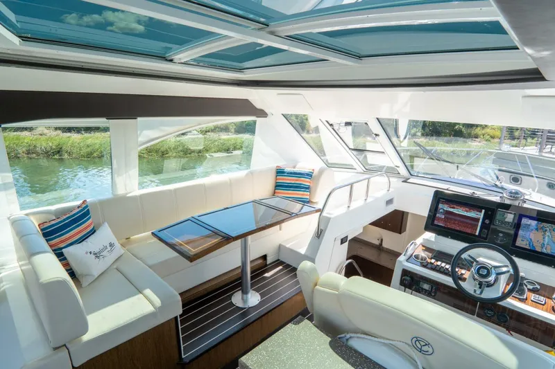 Slide: The Image of Cruiser Yachts 48   EPIC (37) - 5928736