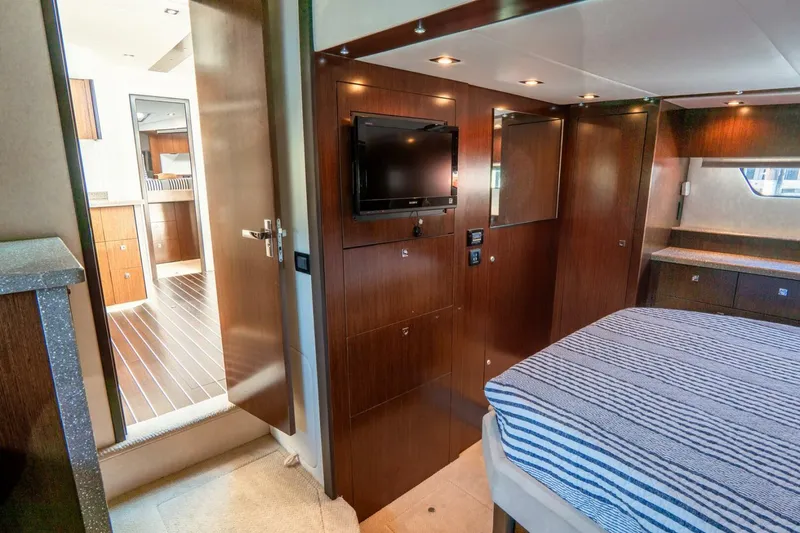 Slide: The Image of Cruiser Yachts 48   EPIC (20) - 5928743