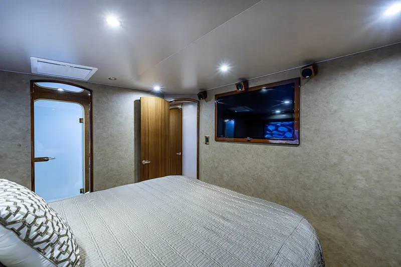 Slide: The Image of Viking 64 BIG BLUE - Master Stateroom 2007 Viking 64 BIG BLUE - 7288542