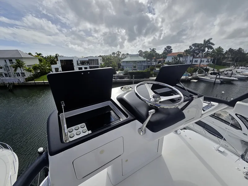 Slide: The Image of Viking 64 BIG BLUE - Tower Helm 2007 Viking 64 BIG BLUE - 7288501