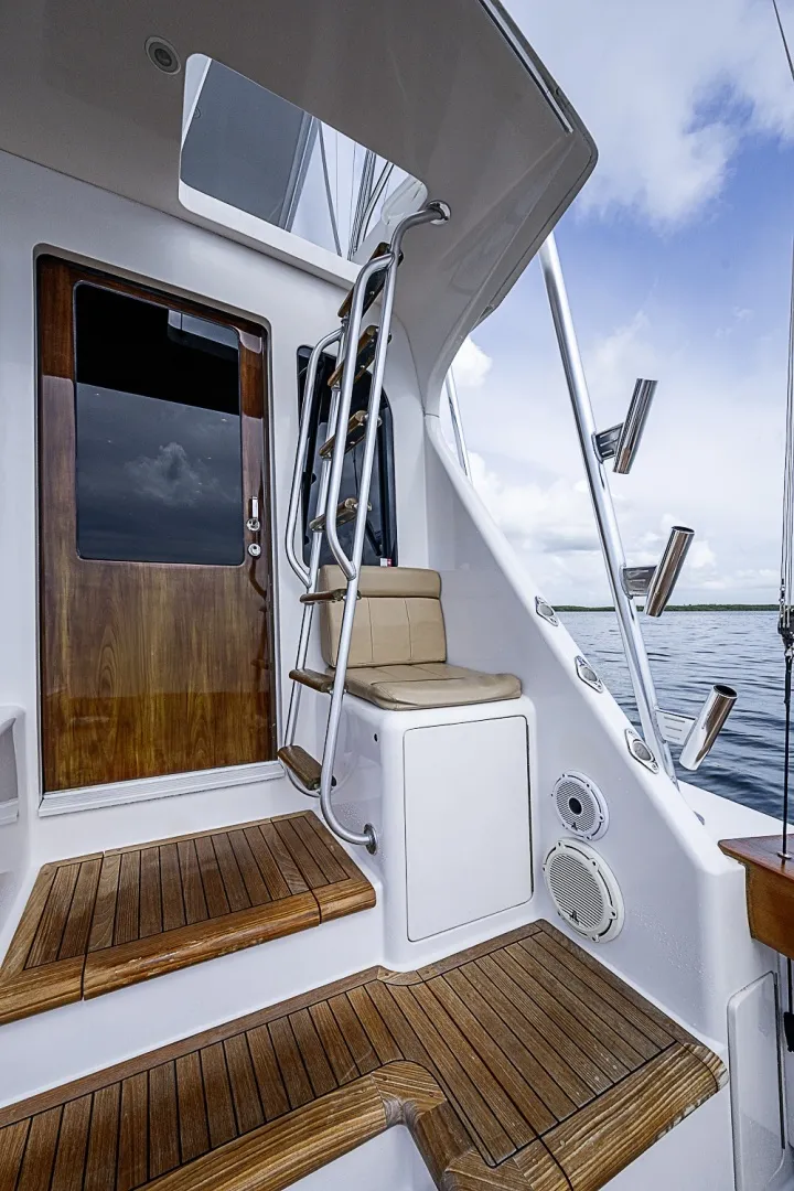 Slide: The Image of Viking 64 BIG BLUE - Cockpit  2007 Viking 64 BIG BLUE - 7288492