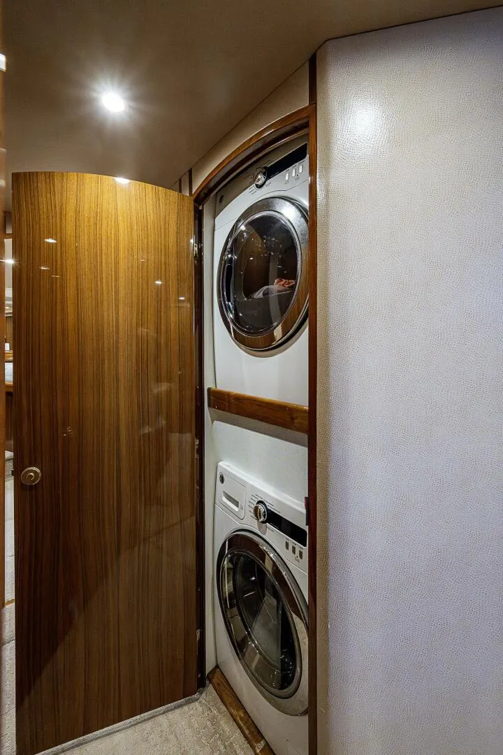 Slide: The Image of Viking 64 - Big Blue - Hallway 2007 Viking 64 Convertible - Big Blue - 5929062