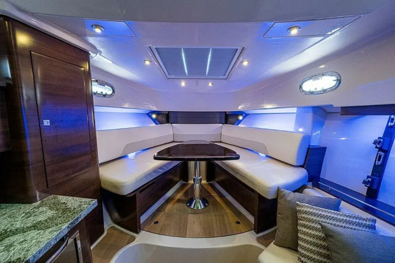 Slide: The Image of Boston Whaler 345 Conquest - Interior Boston Whaler 35 Conquest - 5928935