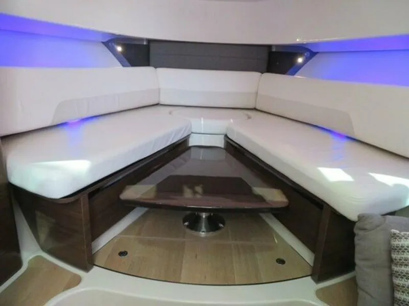 Slide: The Image of Boston Whaler 345 Conquest - Interior Boston Whaler 35 Conquest - 5929043