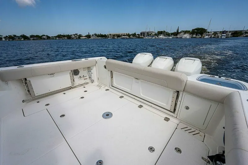 Slide: The Image of Boston Whaler 345 Conquest - Cockpit Boston Whaler 35 Conquest - 5928955