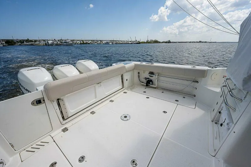 Slide: The Image of Boston Whaler 345 Conquest - Cockpit Boston Whaler 35 Conquest - 5928957