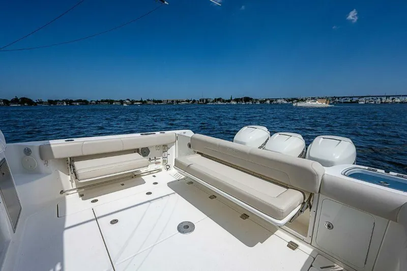 Slide: The Image of Boston Whaler 345 Conquest - Cockpit Boston Whaler 35 Conquest - 5928962