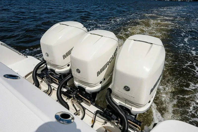 Slide: The Image of Boston Whaler 345 Conquest - Triple Outboard Engines Boston Whaler 35 Conquest - 5928966