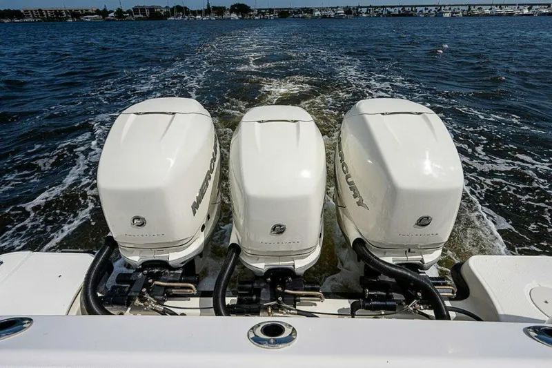 Slide: The Image of Boston Whaler 345 Conquest - Triple Outboard Engines Boston Whaler 35 Conquest - 5928968