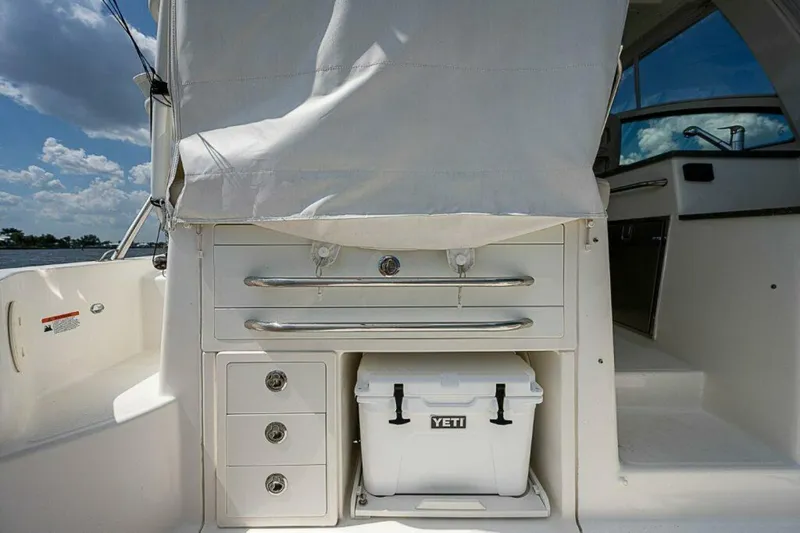 Slide: The Image of Boston Whaler 345 Conquest - Exterior Boston Whaler 35 Conquest - 5928964