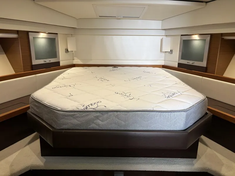 Slide: The Image of Tiara C44 Coupe 2016 - 5929015