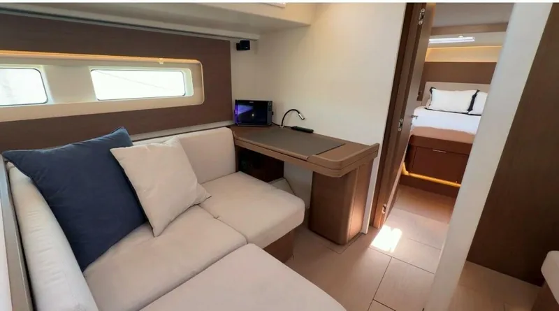 Slide: The Image of Beneteau Oceanis Yacht 2022 - 5955444