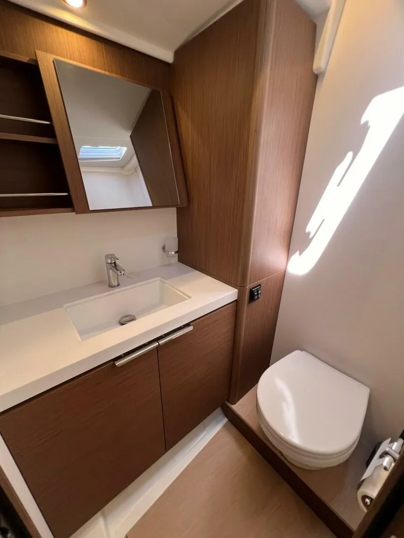 Slide: The Image of Beneteau Oceanis Yacht 2022 - 5953599