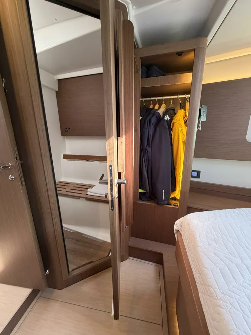 Slide: The Image of Beneteau Oceanis Yacht 2022 - 5953594