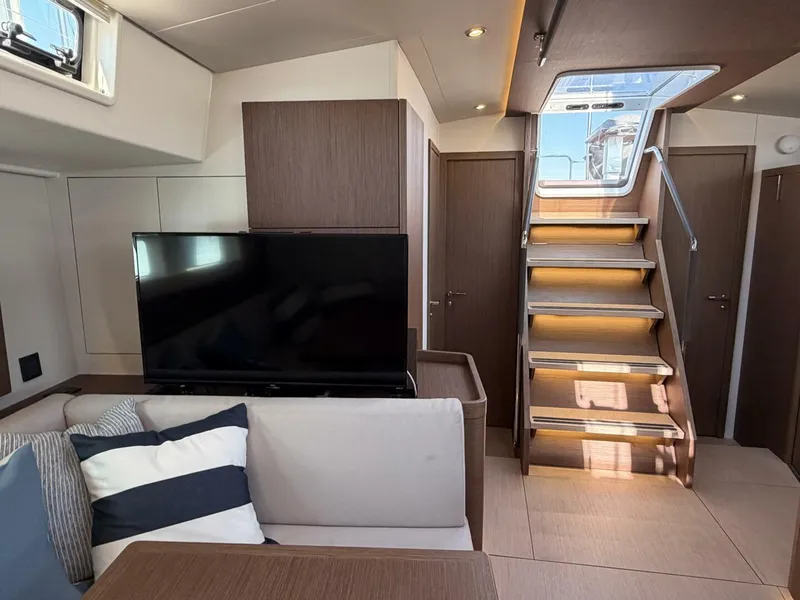 Slide: The Image of Beneteau Oceanis Yacht 2022 - 5955451