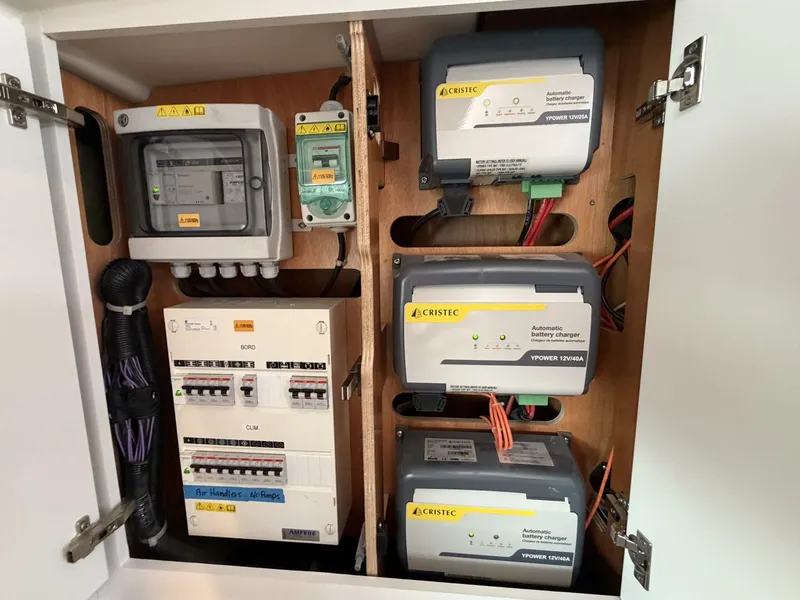 Slide: The Image of Beneteau Oceanis Yacht 2022 - 5955450