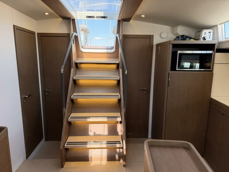 Slide: The Image of Beneteau Oceanis Yacht 2022 - 5955452