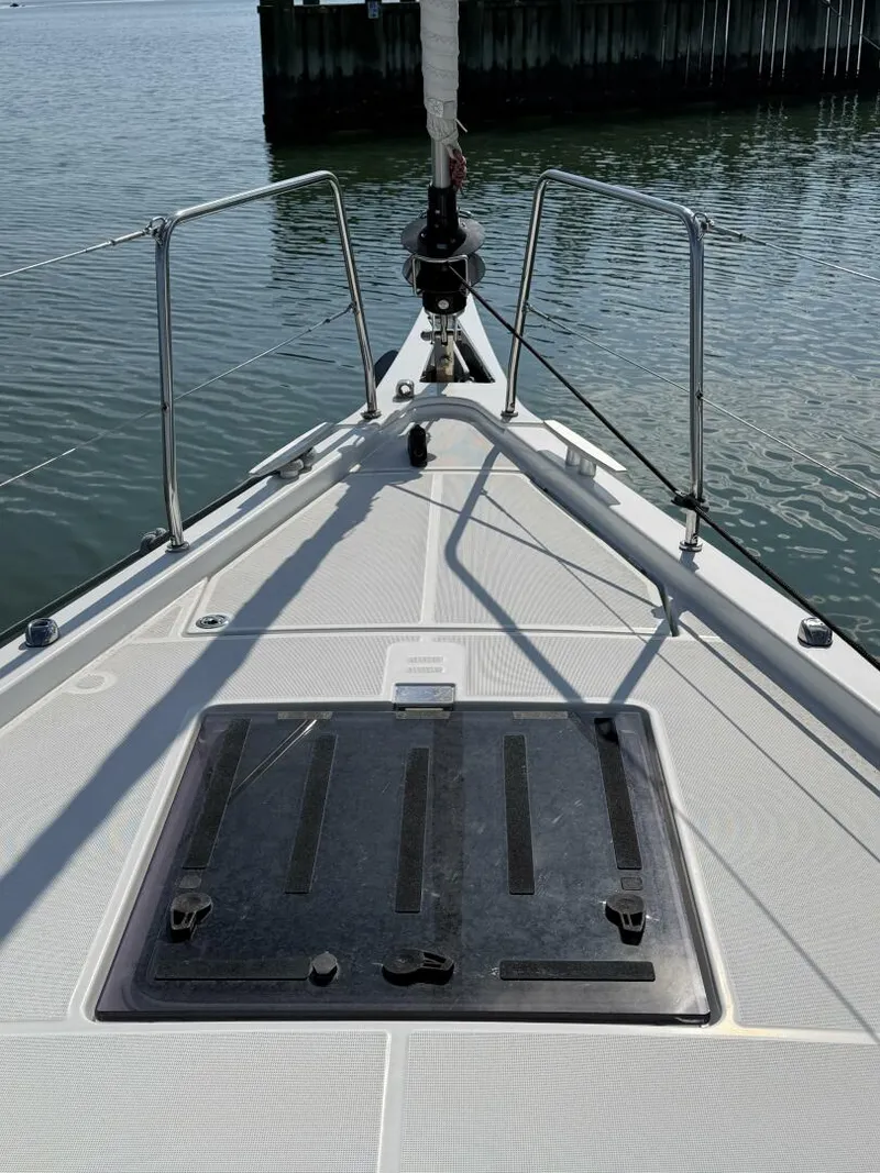 Slide: The Image of Beneteau Oceanis Yacht 2022 - 5953574