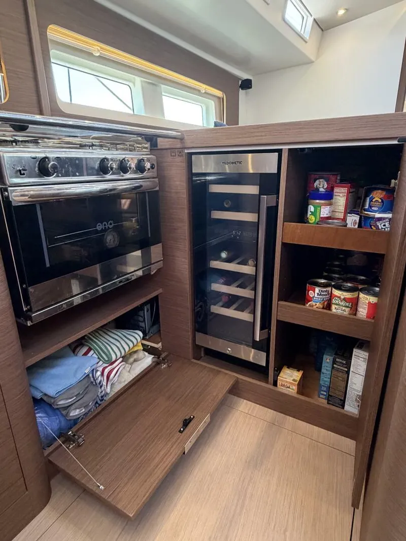 Slide: The Image of Beneteau Oceanis Yacht 2022 - 5955460