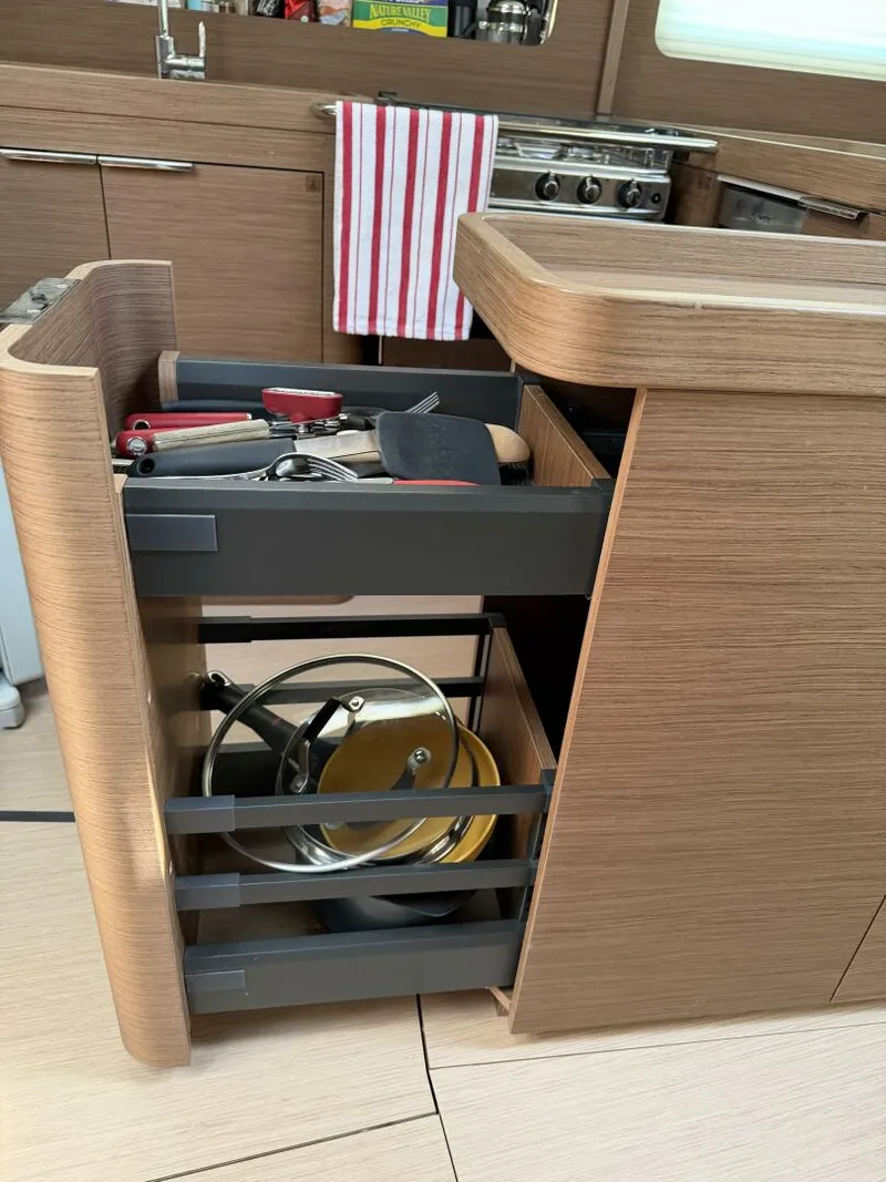 Slide: The Image of Beneteau Oceanis Yacht 2022 - 5955467