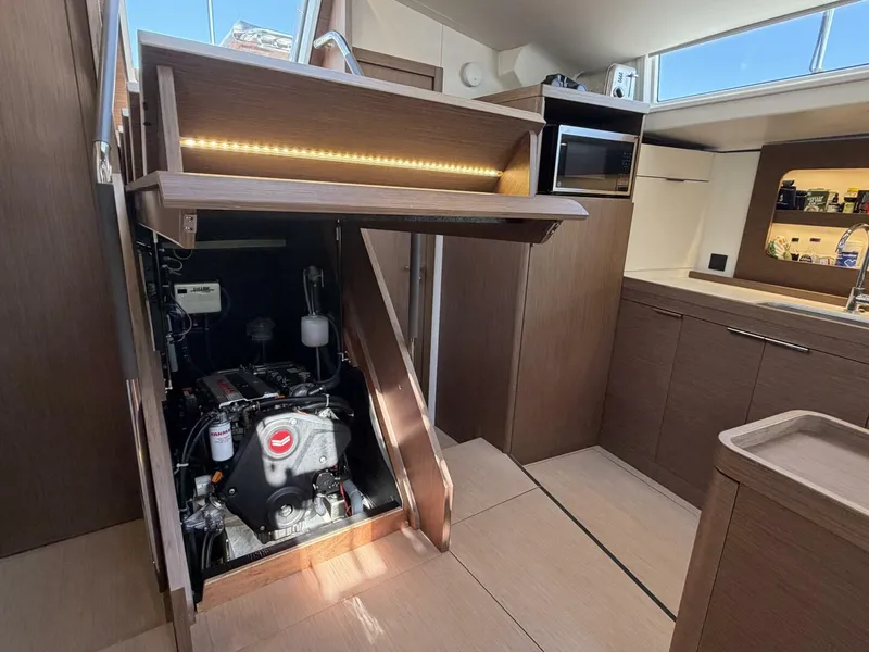 Slide: The Image of Beneteau Oceanis Yacht 2022 - 5955462