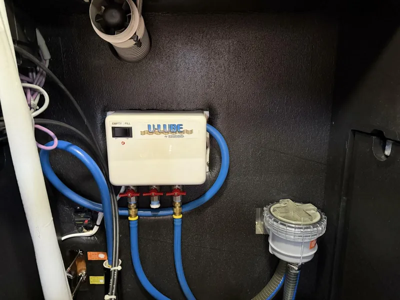 Slide: The Image of Beneteau Oceanis Yacht 2022 - 5955463