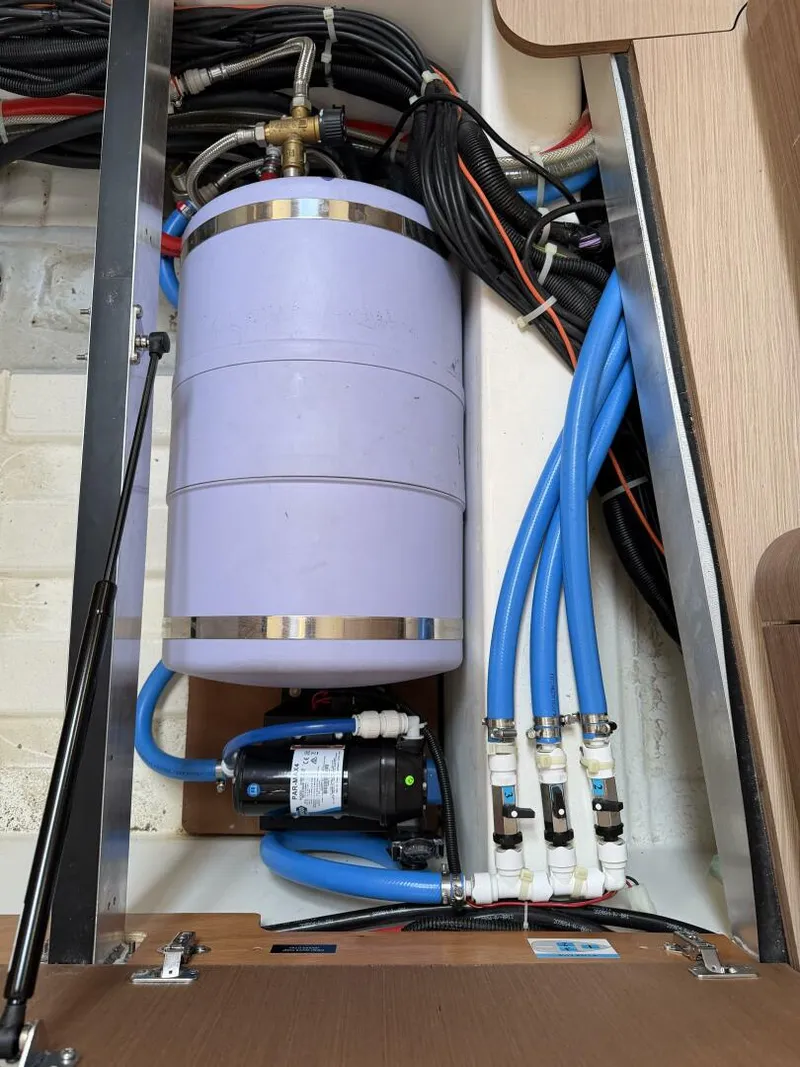 Slide: The Image of Beneteau Oceanis Yacht 2022 - 5955568