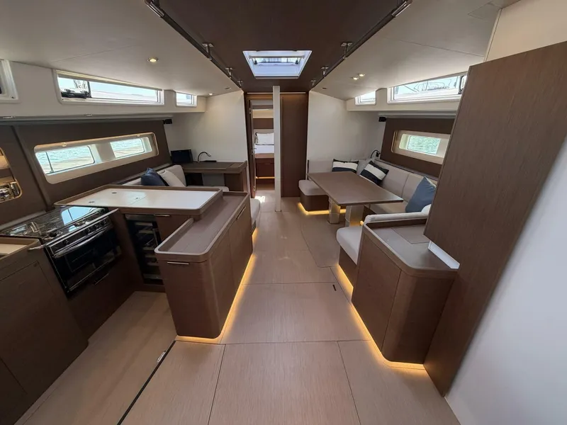 Slide: The Image of Beneteau Oceanis Yacht 2022 - 5953578