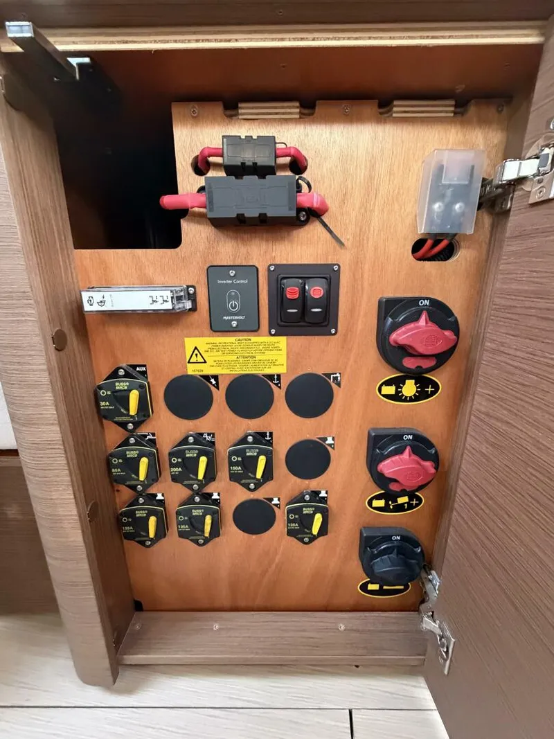 Slide: The Image of Beneteau Oceanis Yacht 2022 - 5955569