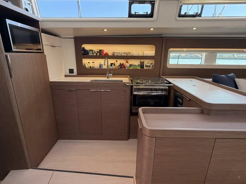 Slide: The Image of Beneteau Oceanis Yacht 2022 - 5953585