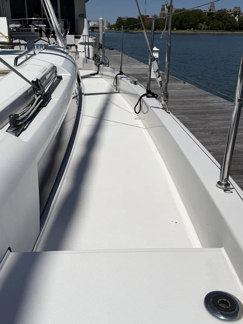 Slide: The Image of Beneteau Oceanis Yacht 2022 - 6067190