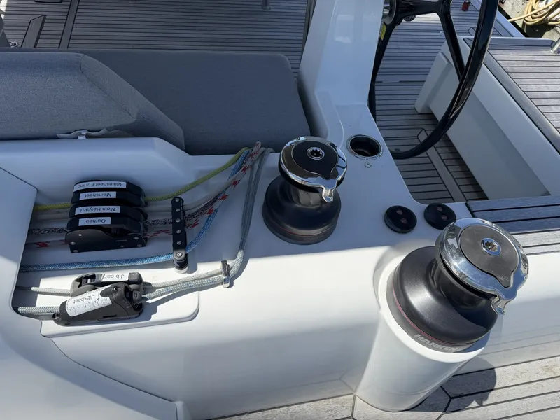 Slide: The Image of Beneteau Oceanis Yacht 2022 - 6067277