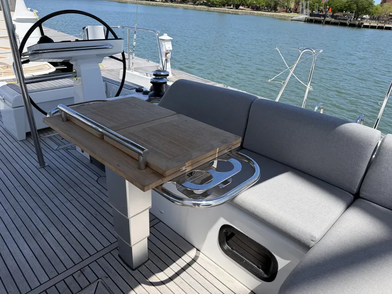 Slide: The Image of Beneteau Oceanis Yacht 2022 - 6067291