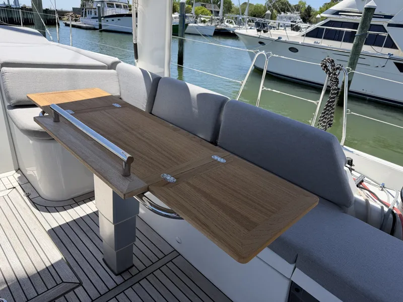 Slide: The Image of Beneteau Oceanis Yacht 2022 - 6067281