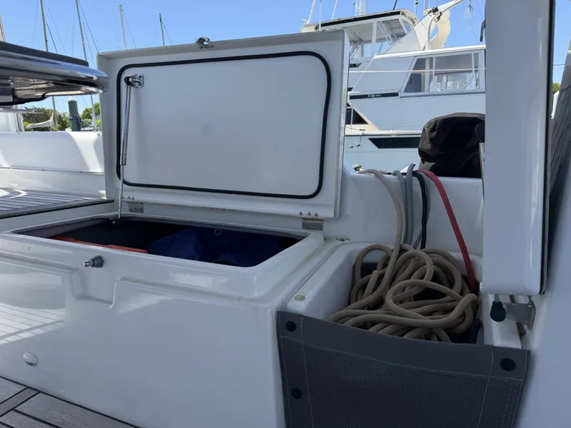 Slide: The Image of Beneteau Oceanis Yacht 2022 - 6067158