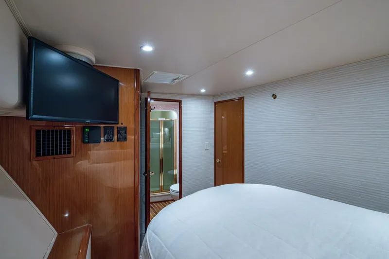 Slide: The Image of Viking 48 - Sweet Melissa - Master Stateroom 2004 Viking 48 Convertible - Sweet Melissa - 5953216