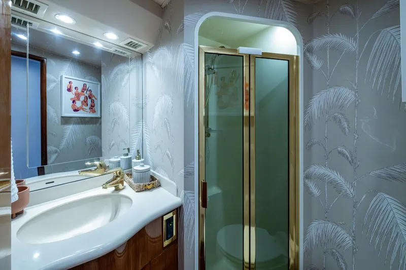 Slide: The Image of Viking 48 - Sweet Melissa - Guest Head 2004 Viking 48 Convertible - Sweet Melissa - 5953223