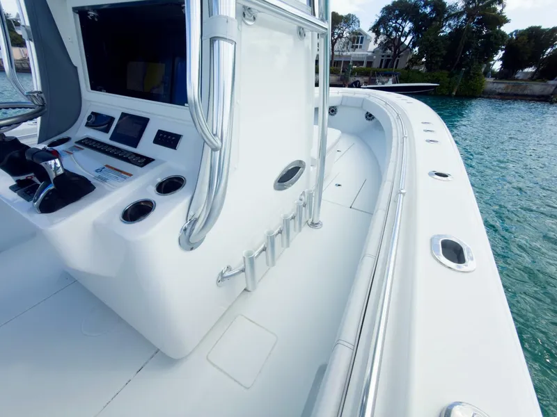 Slide: The Image of Contender 32 ST 2023 - 5929581