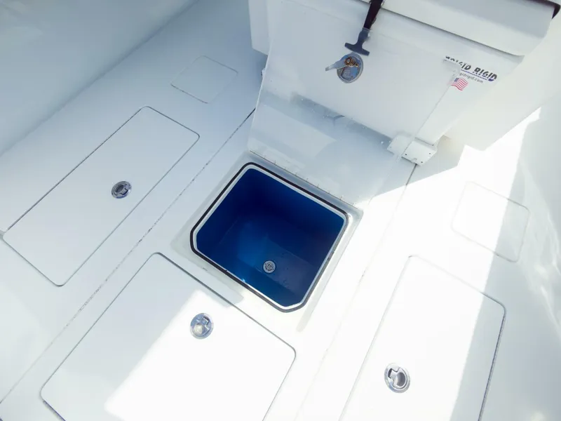 Slide: The Image of Contender 32 ST 2023 - 5929584